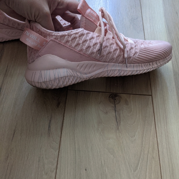 Running shoes - Picture 2 of 3